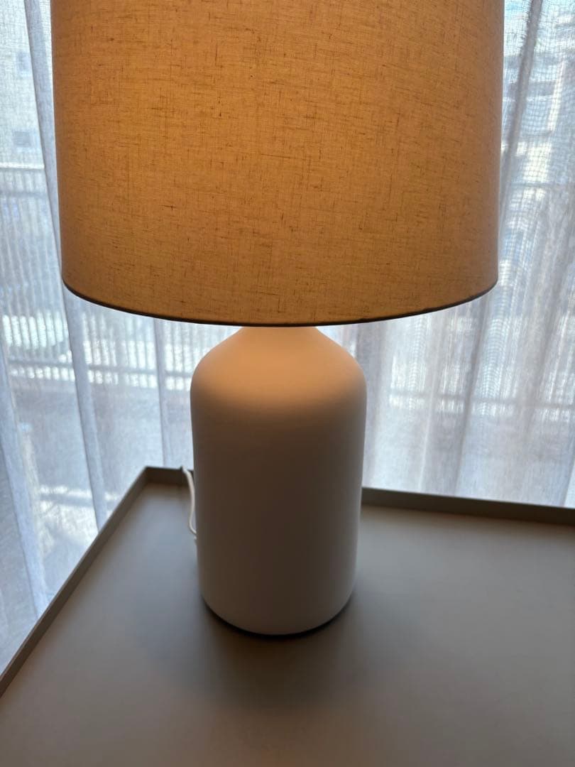 ザラホーム セラミックベースホワイトテーブルランプ