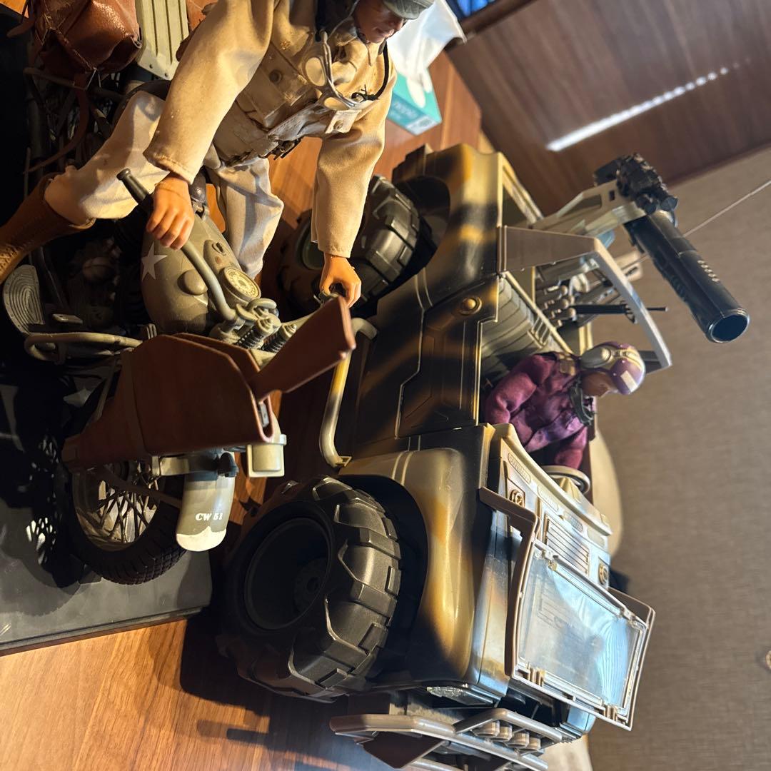1/6スケール 兵士フィギュアと装甲車セット