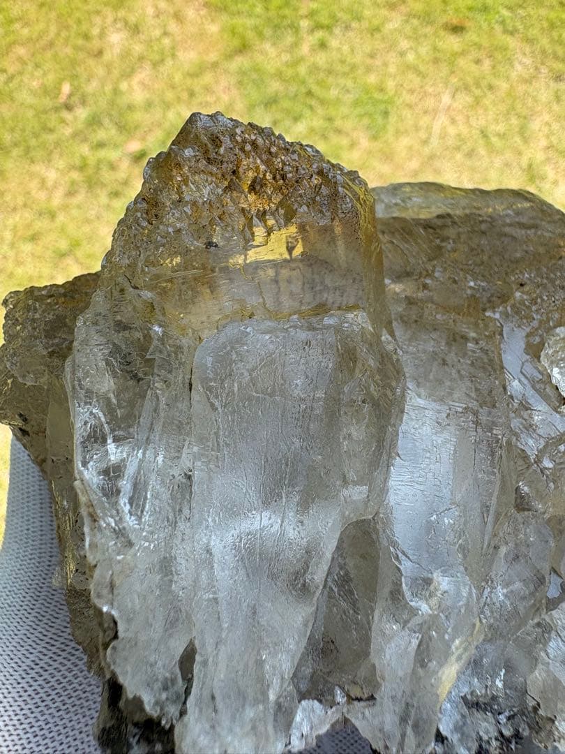 【匿名発送】1 kgオーバー 蝕像水晶（ゴールデンヒーラー）