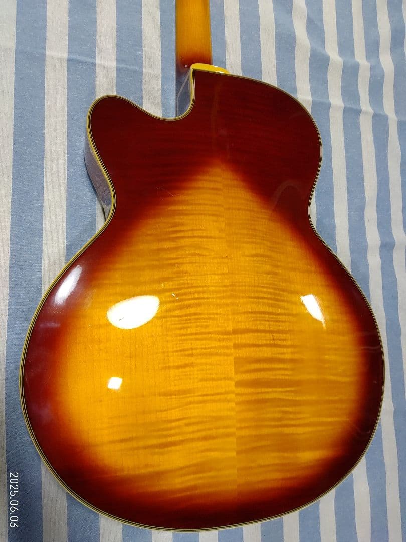 Epiphone Joe Pass Emperor Ⅱ 1990年代です。