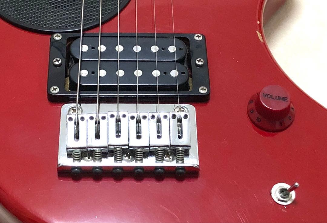 ZO-3 レッド アンプ内蔵ミニギター ヘッドフォン端子付美品】ZO-3