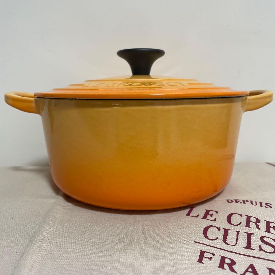 《美品》ルクルーゼ　ココットロンド　18cm オレンジブロッサム