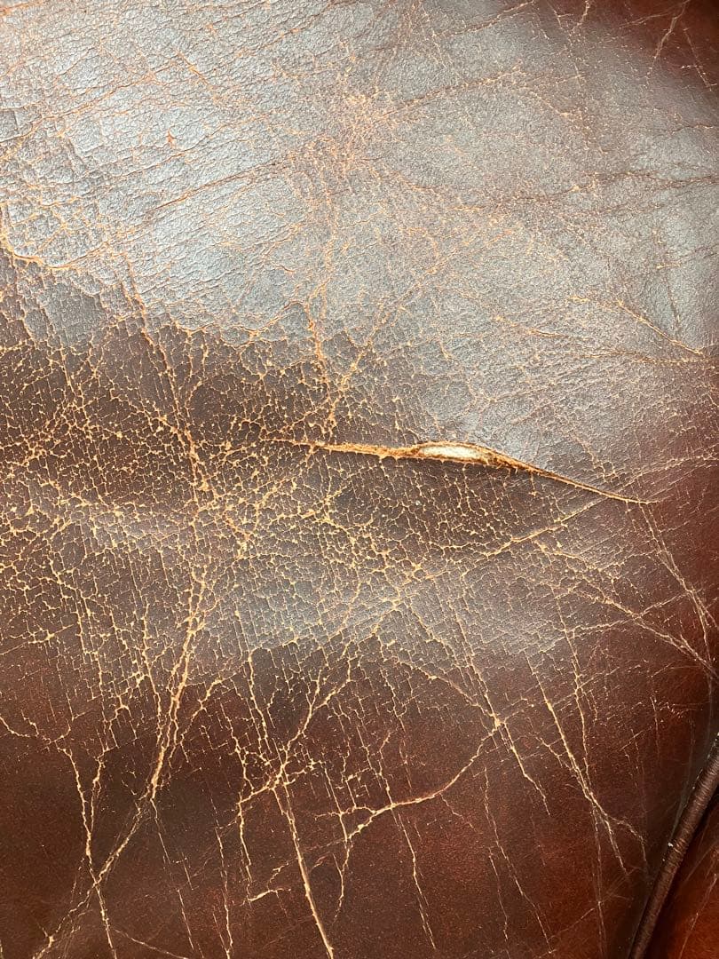 イギリスアンティーク　チェスターフィールドソファ