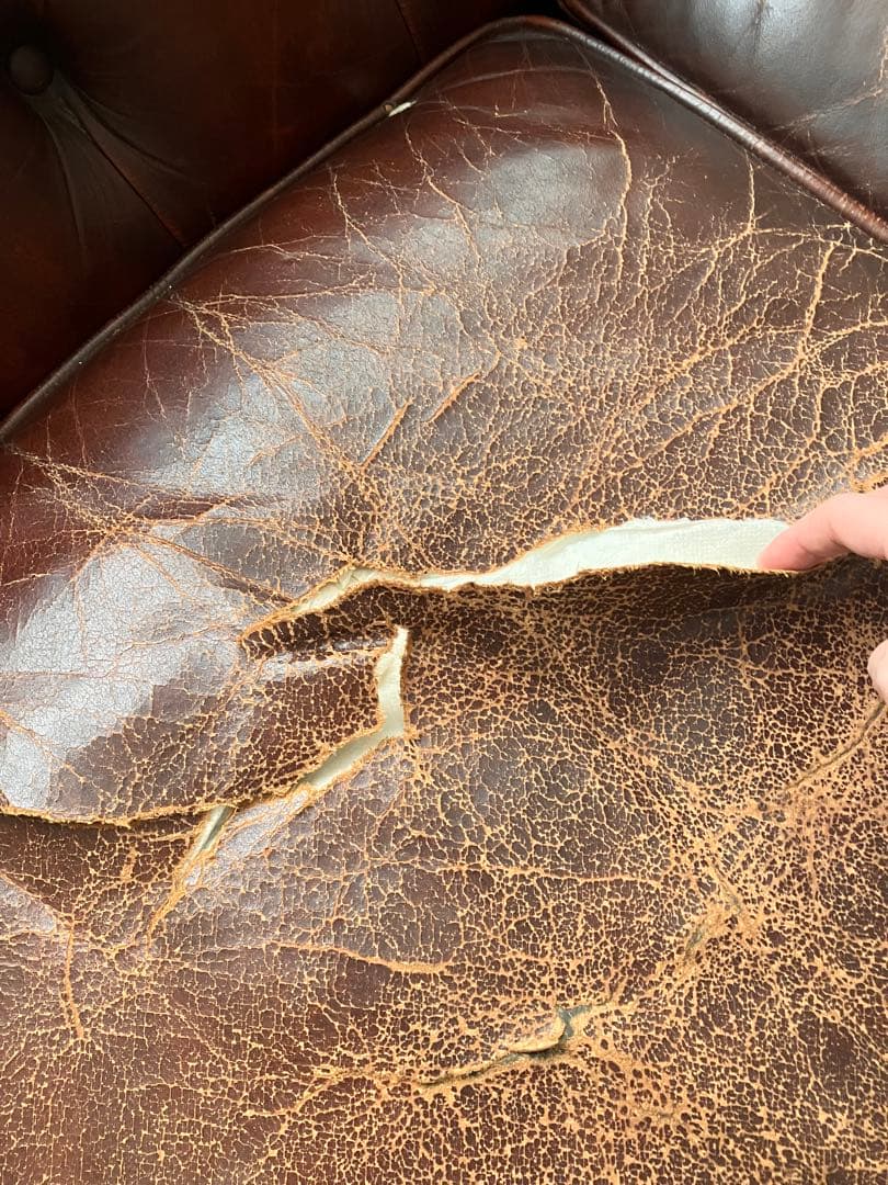 イギリスアンティーク　チェスターフィールドソファ