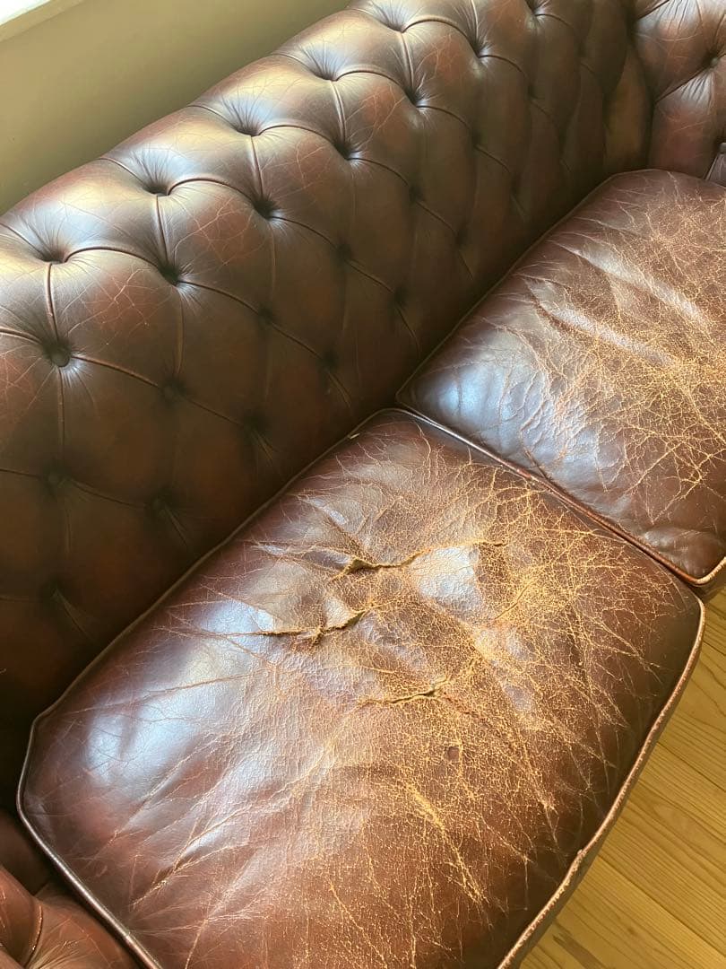 イギリスアンティーク　チェスターフィールドソファ