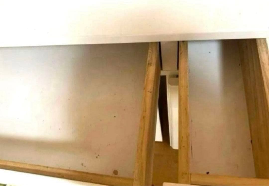 ホワイトドレッサー ミラー付き 引き出し3つ