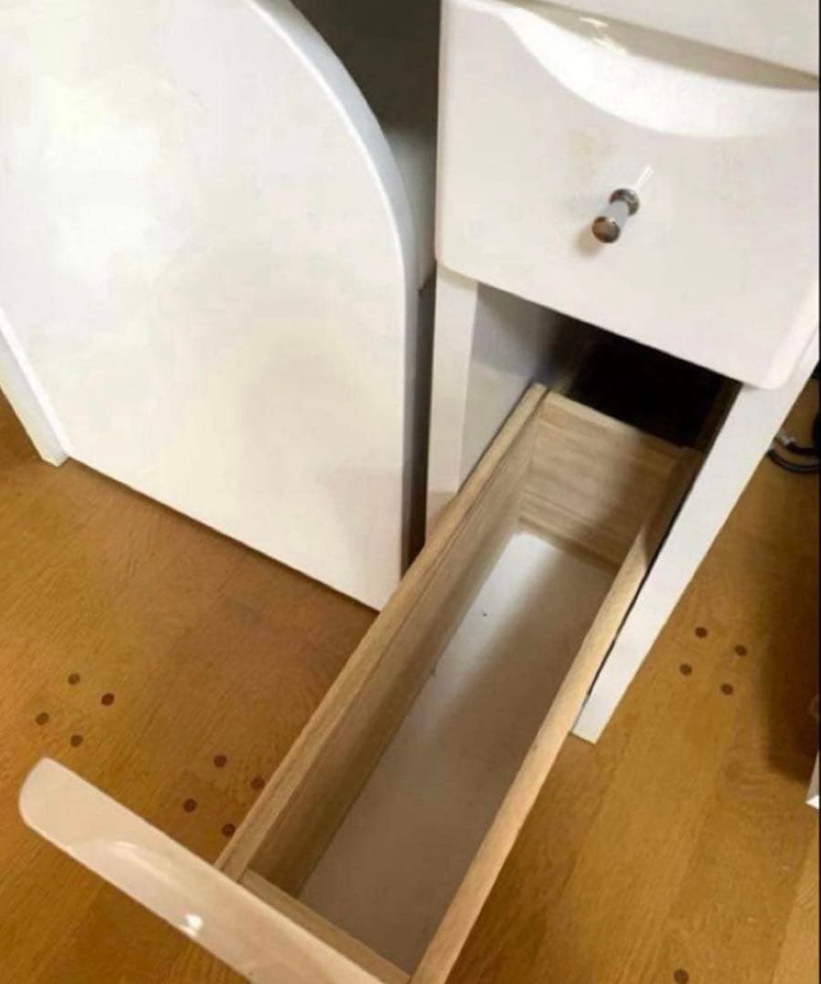 ホワイトドレッサー ミラー付き 引き出し3つ