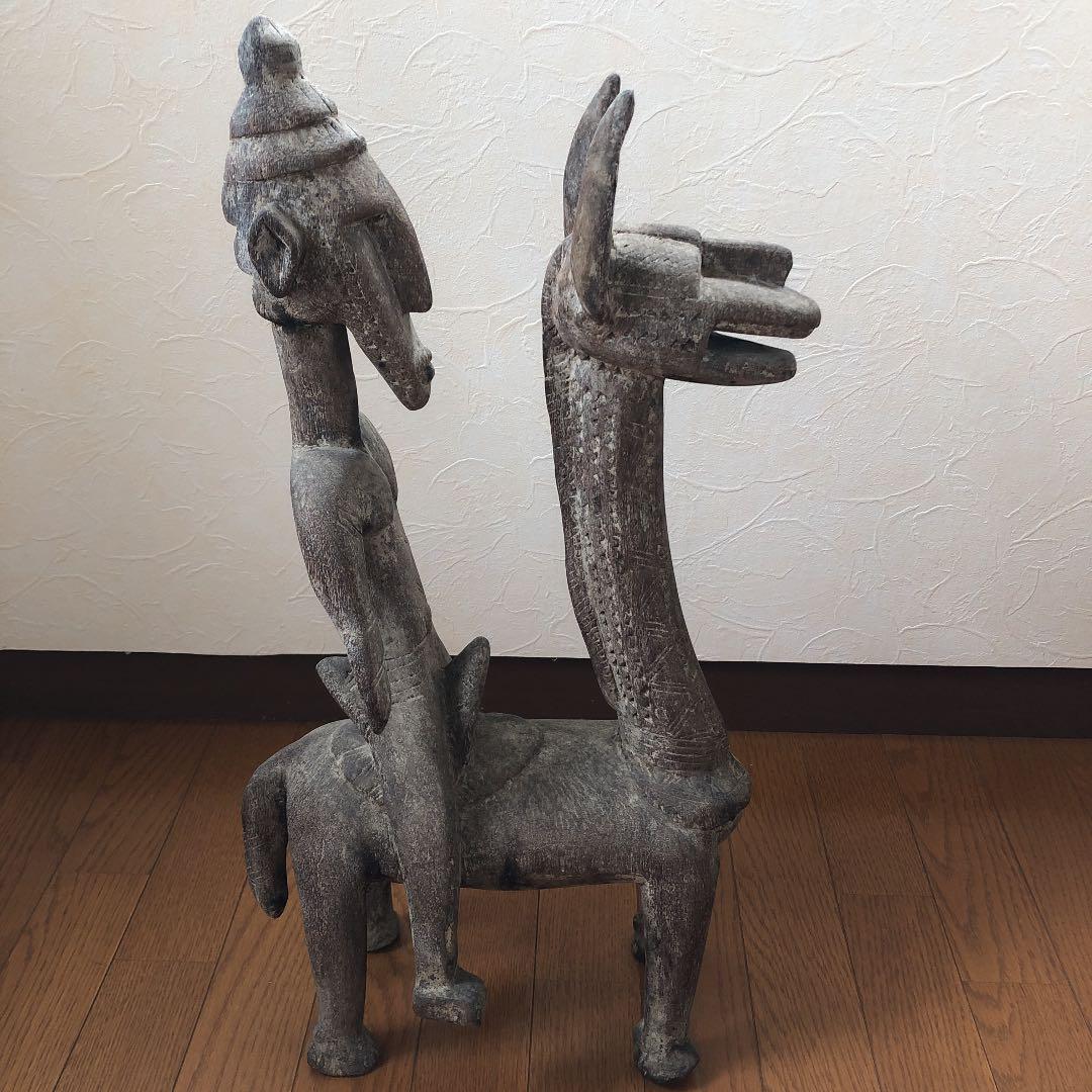 ドゴン族の勇者と馬