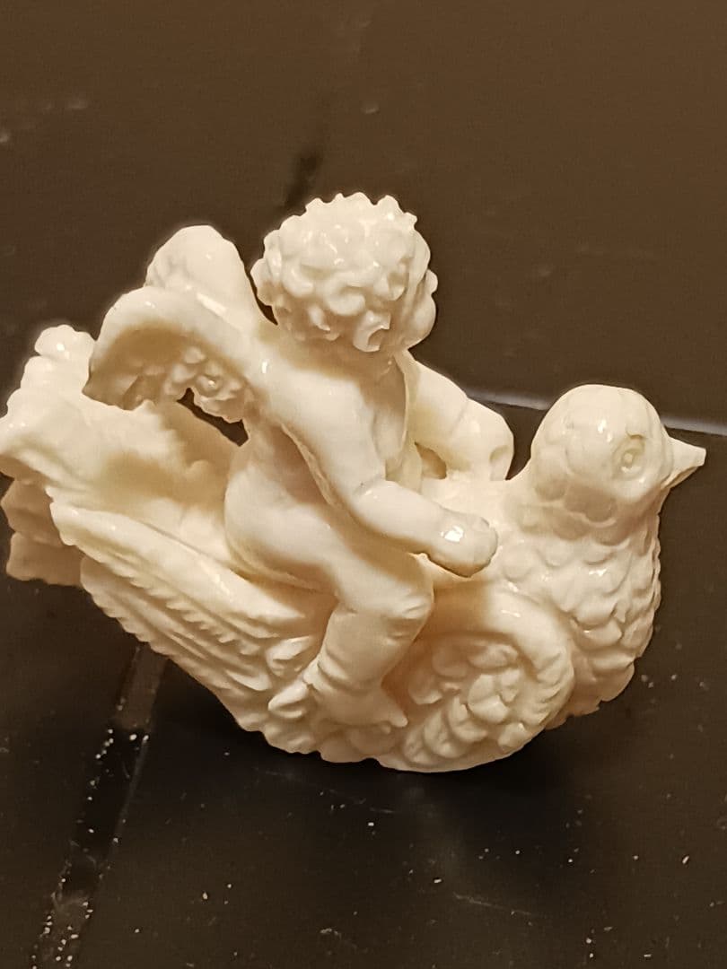 天使　エンジェル　鳩　はと　彫刻　根付　天然素材