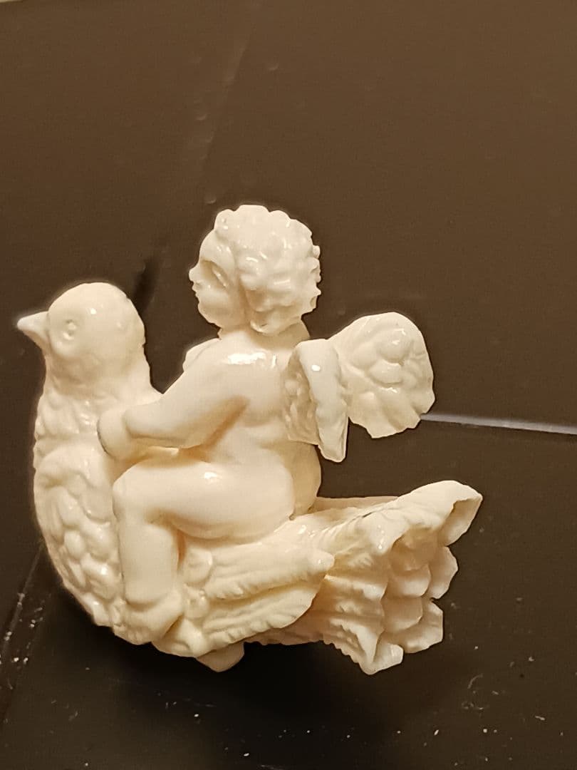 天使　エンジェル　鳩　はと　彫刻　根付　天然素材