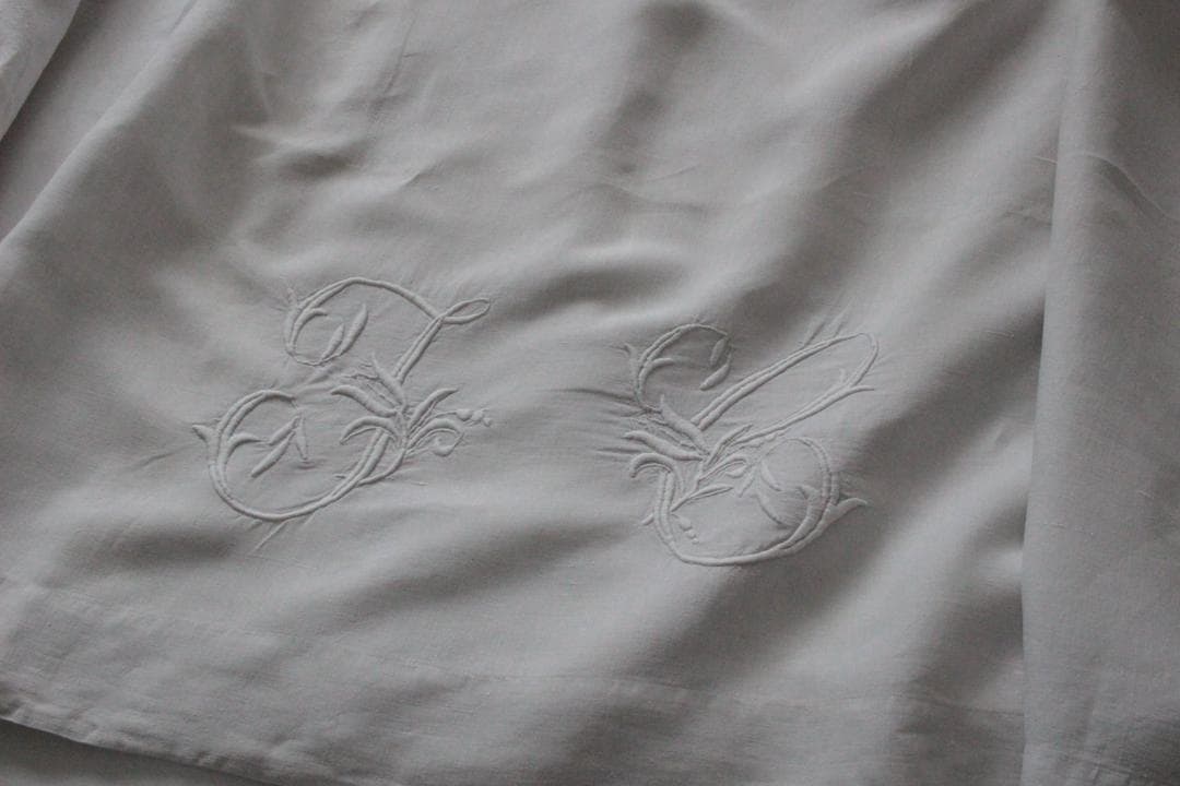 konorinoko様フランスアンティークイニシャルシーツ/モノグラムカバー