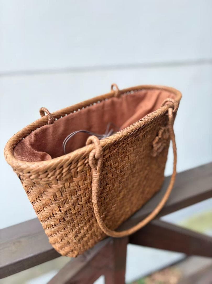 山葡萄籠バッグ　かごバッグ　網代編み　花編み　肩掛けタイプ　オリジナルデザイン