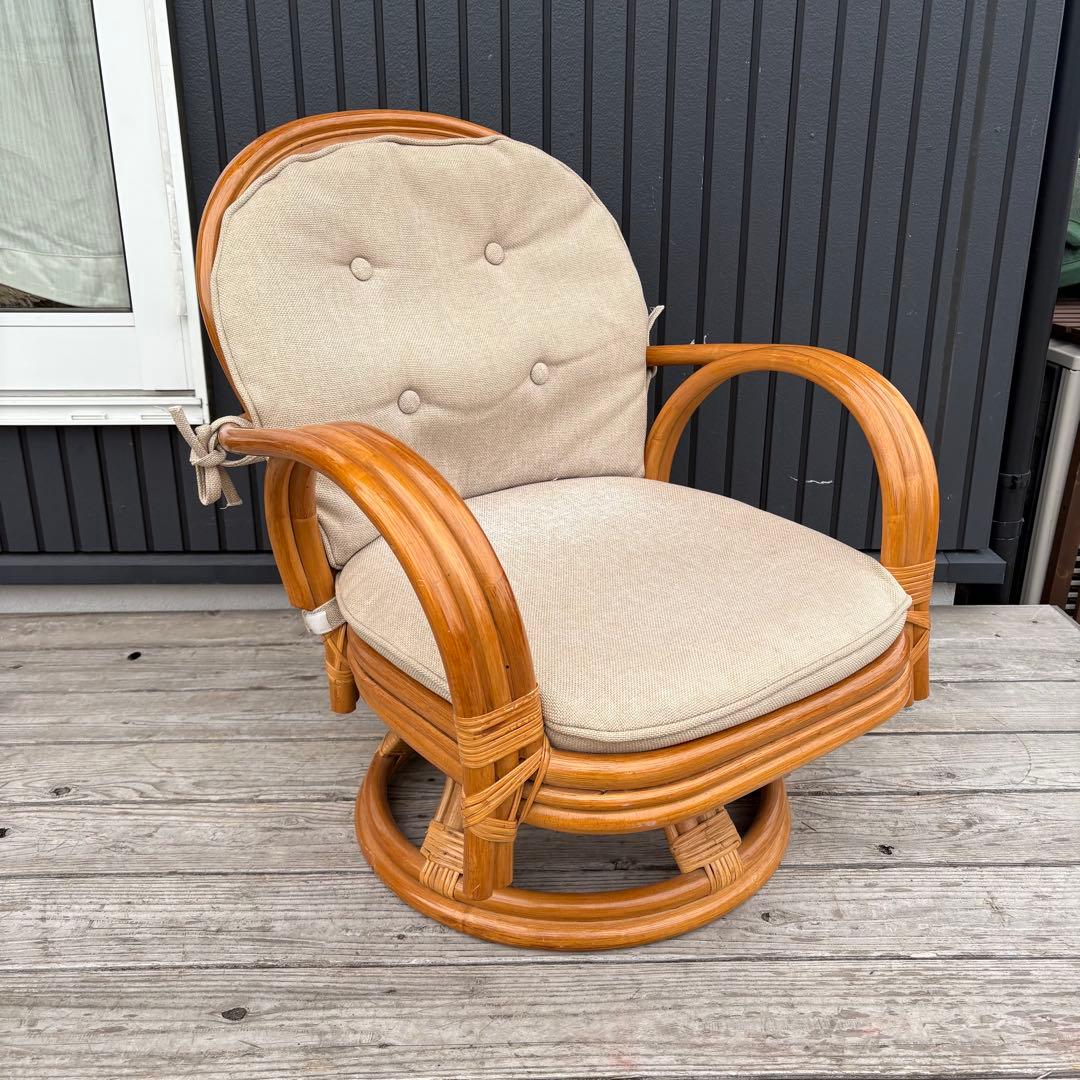 昭和レトロ 回転式 ラタンチェア アームチェア 座椅子 籐椅子 クッション付き