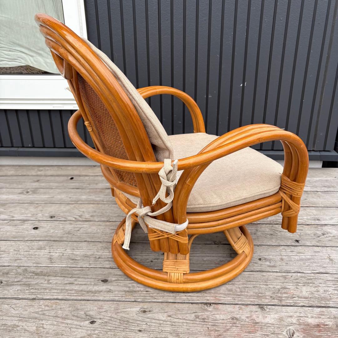 昭和レトロ 回転式 ラタンチェア アームチェア 座椅子 籐椅子 クッション付き