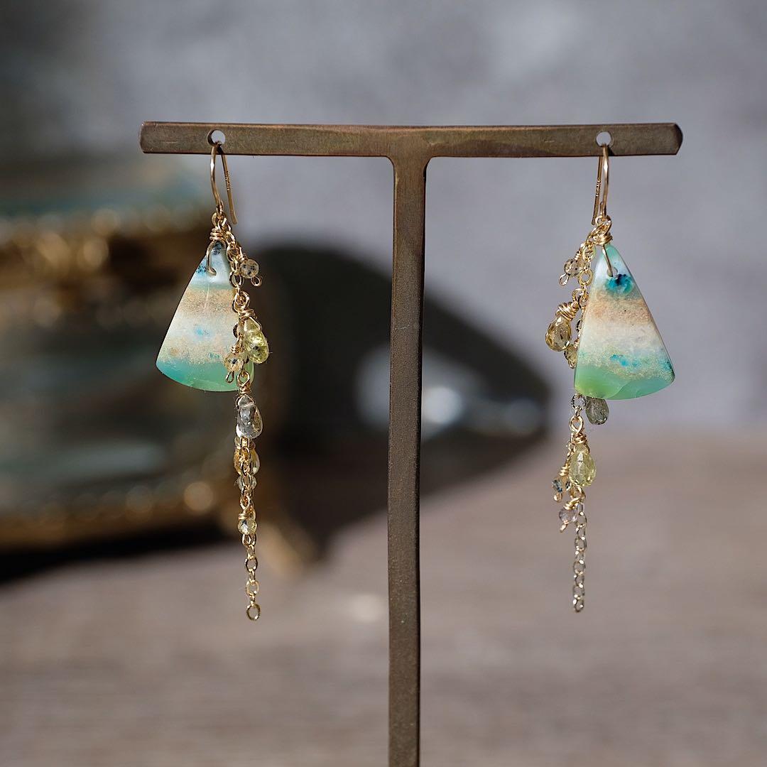 14kgfオパライズドウッド・マルチカラーサファイアピアス