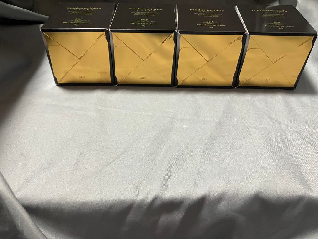 真珠肌エクストラ パール美容クリーム　4個　madama hada マダマハダ