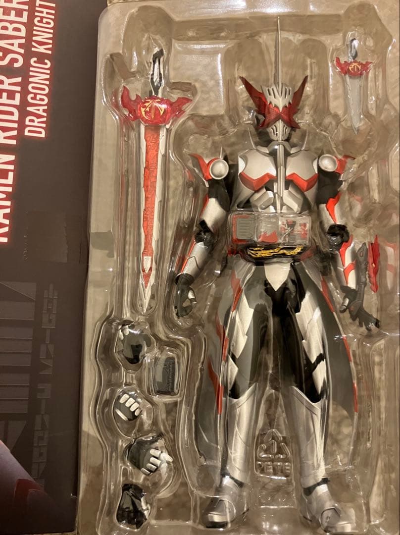 H*i様 S.H.Figuarts 仮面ライダーセイバー　ドラゴニックナイト