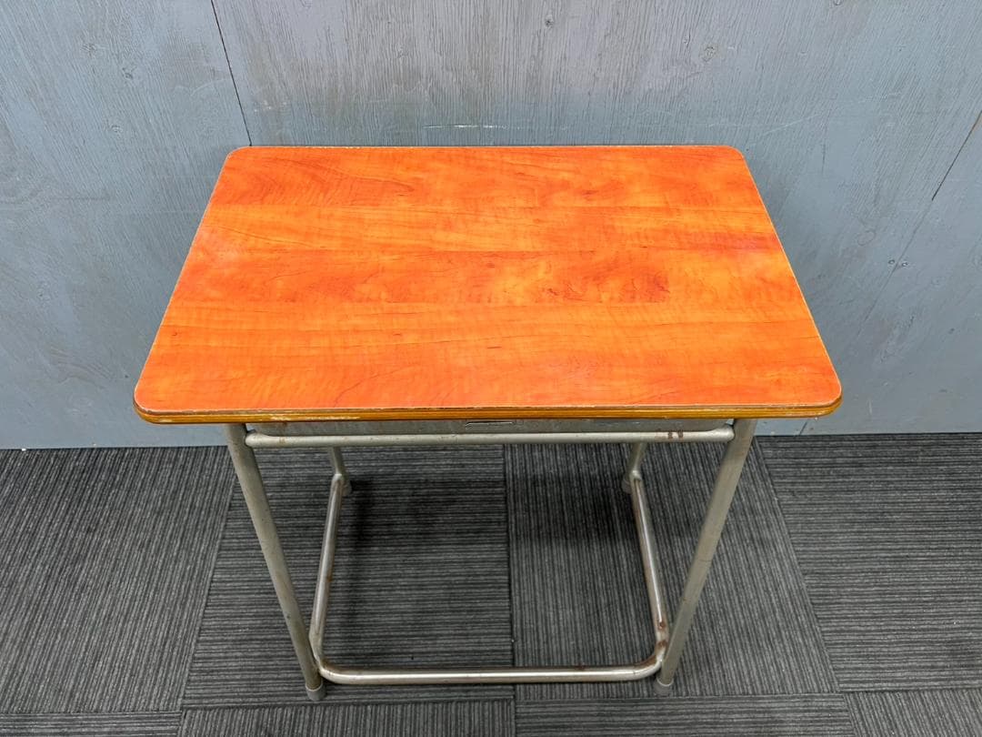 511◆格安配送地域あり◆ホウトク製◆学童机・椅子4組(旧JIS2号)学校学習塾