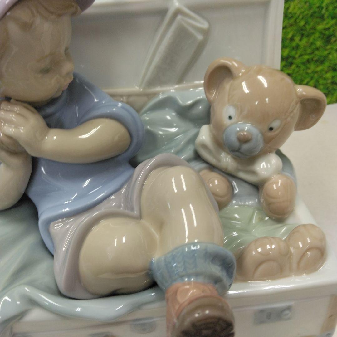 リヤドロ　少年と犬