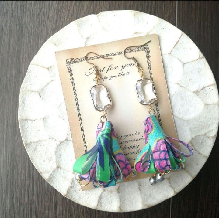 クリア　タッセル　緑　フリンジ　イヤリング　ピアス　ヴィンテージ　パール　ビーズ