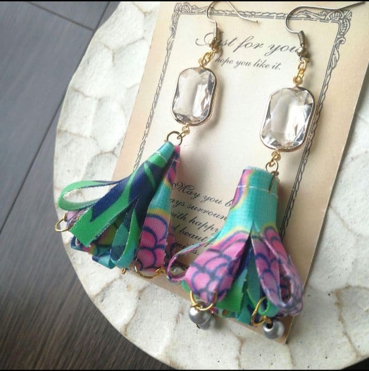 クリア　タッセル　緑　フリンジ　イヤリング　ピアス　ヴィンテージ　パール　ビーズ