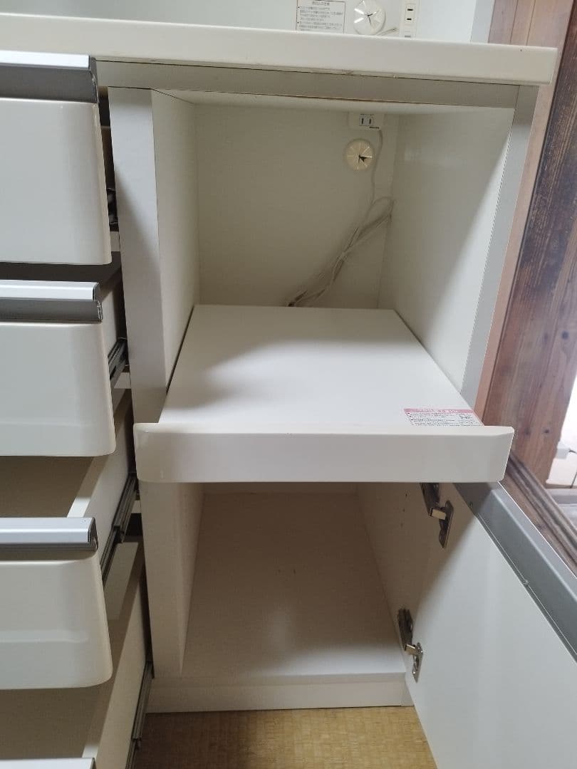 ニトリ キッチンボード 食器棚 レンジ台 一カ所天板ササクレあり！