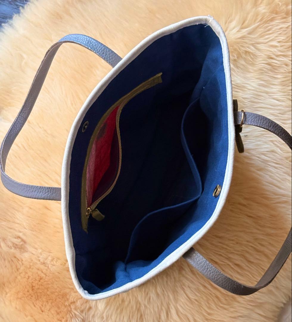 (手づくり) \"ピンクの夕暮れ、エッフェル塔の見えるカフェ\"トートバッグレザー