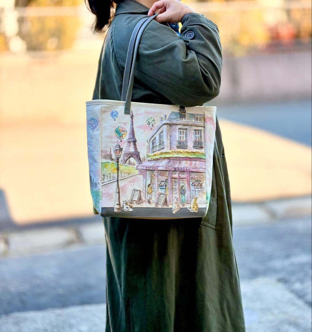 (手づくり) \"ピンクの夕暮れ、エッフェル塔の見えるカフェ\"トートバッグレザー