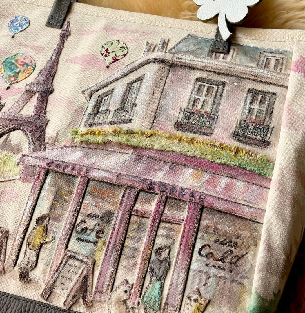 (手づくり) \"ピンクの夕暮れ、エッフェル塔の見えるカフェ\"トートバッグレザー