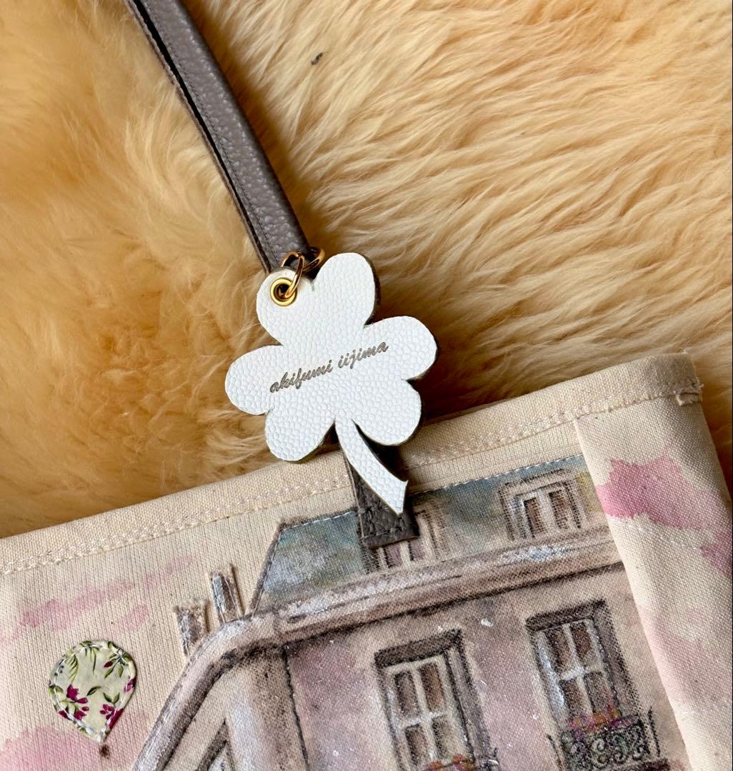 (手づくり) \"ピンクの夕暮れ、エッフェル塔の見えるカフェ\"トートバッグレザー