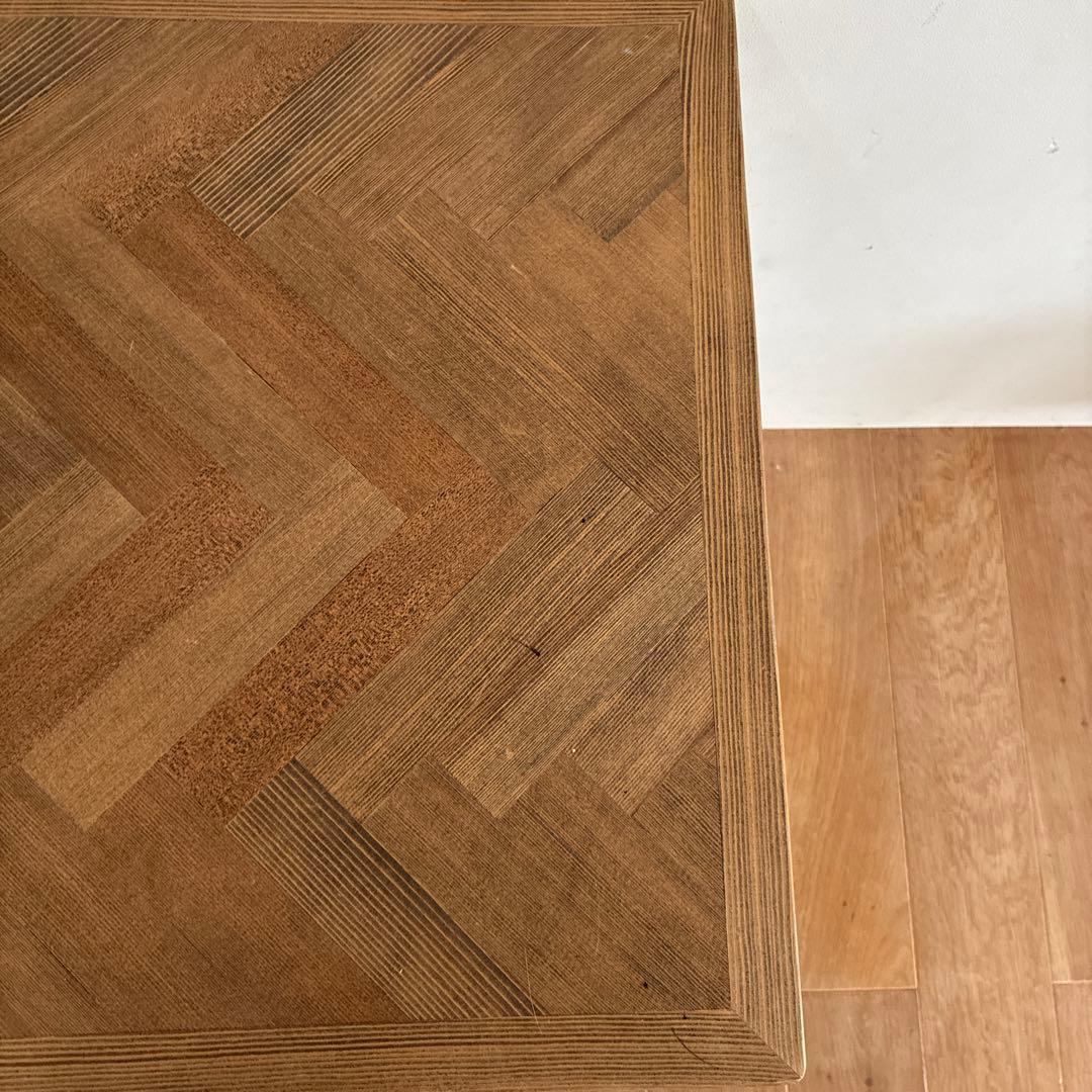 【 期間限定値下げ！】木製ヘリンボーンデザインテーブル