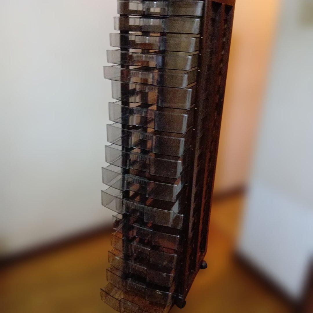 木製ラック ダークブラウン 18引き出し （プラスティック）中古品