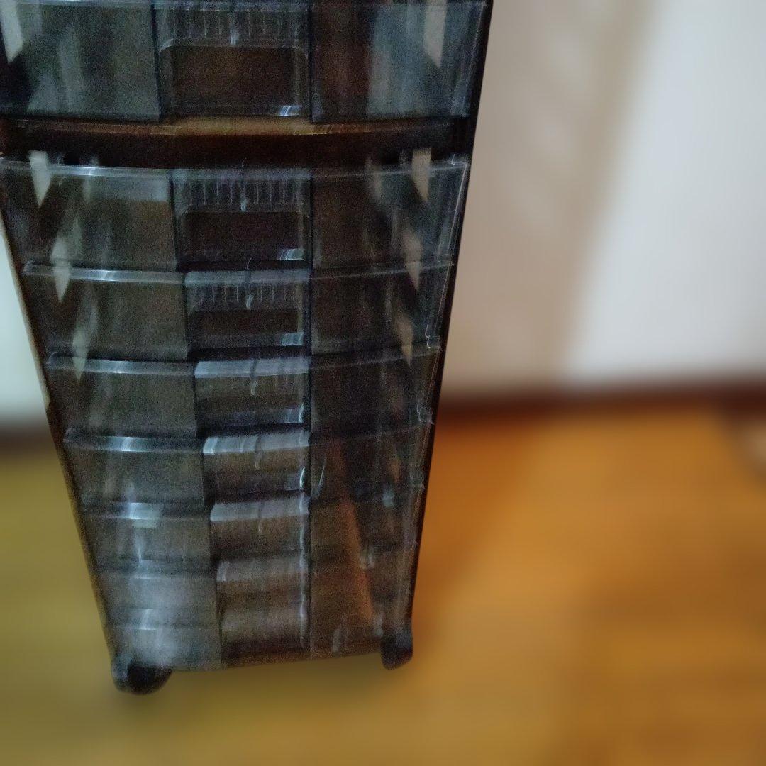 木製ラック ダークブラウン 18引き出し （プラスティック）中古品