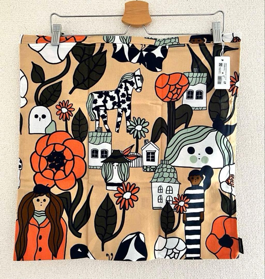 ✨新品未使用✨人気完売品　マリメッコ　クッションカバー　マリキュラ