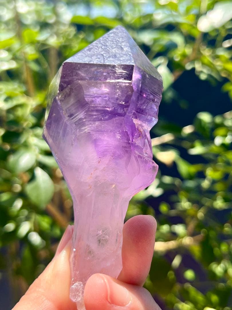 希少　虹入り！アメジスト　ダガーポイント　ポイント　原石　恋愛＊守護