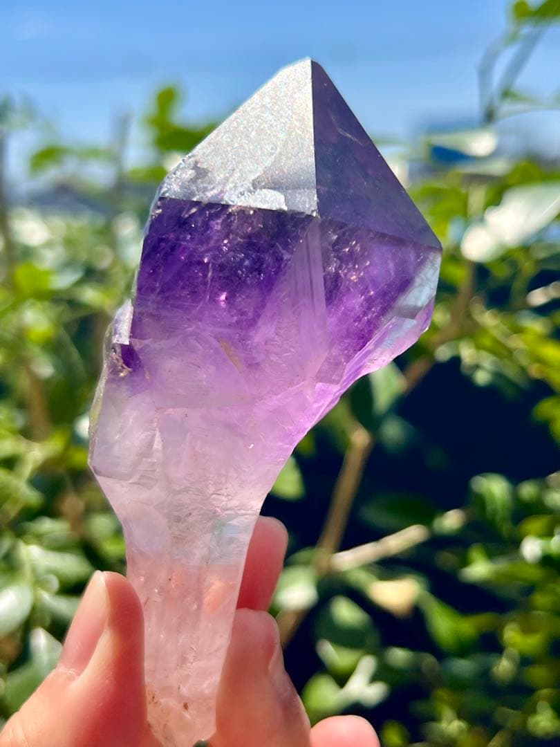 希少　虹入り！アメジスト　ダガーポイント　ポイント　原石　恋愛＊守護