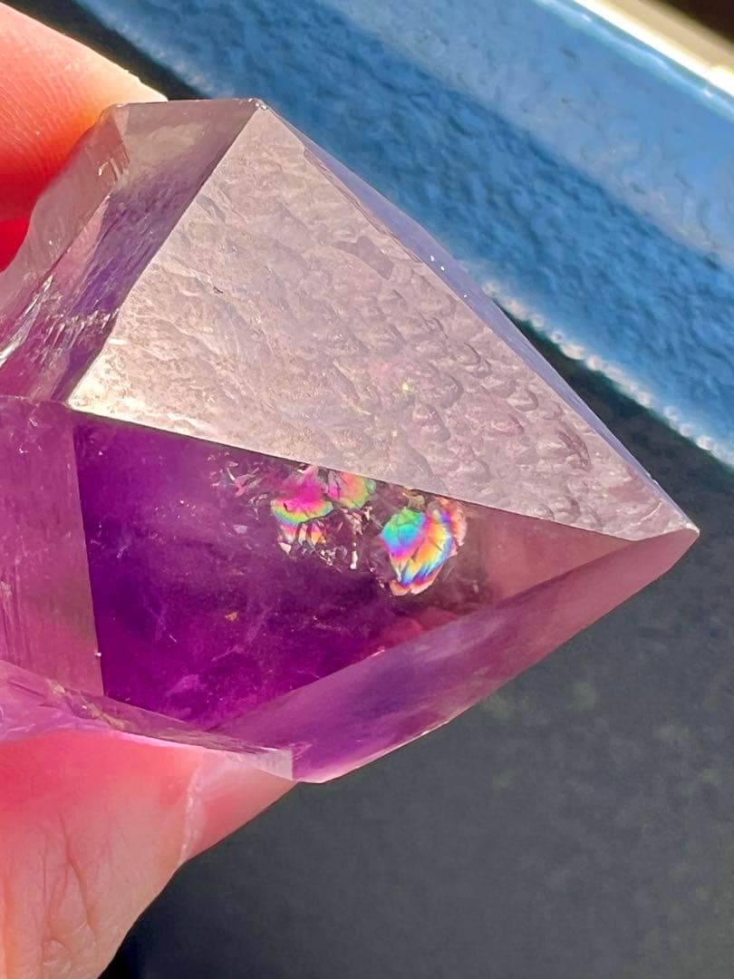 希少　虹入り！アメジスト　ダガーポイント　ポイント　原石　恋愛＊守護