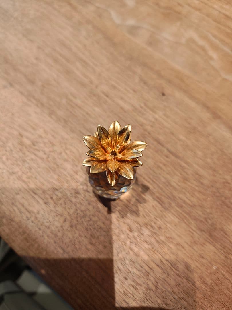 swarovski ガラス製パイナップルの置物