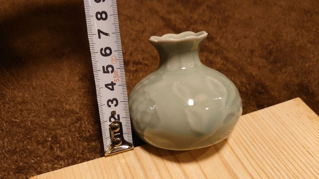 青磁　李朝青磁　陽刻　小壺　花入　蔵出し　１客