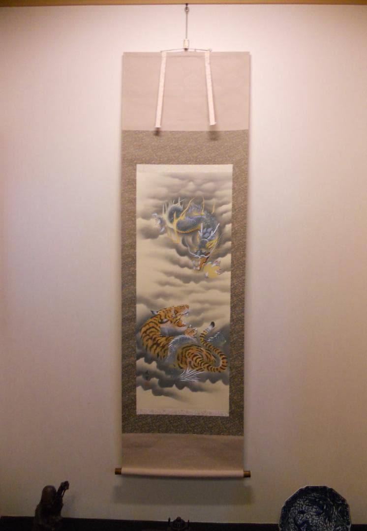 掛け軸 靖風 勝鯉之図 絹本 希少 軸装 茶道具 掛軸 美品 です。