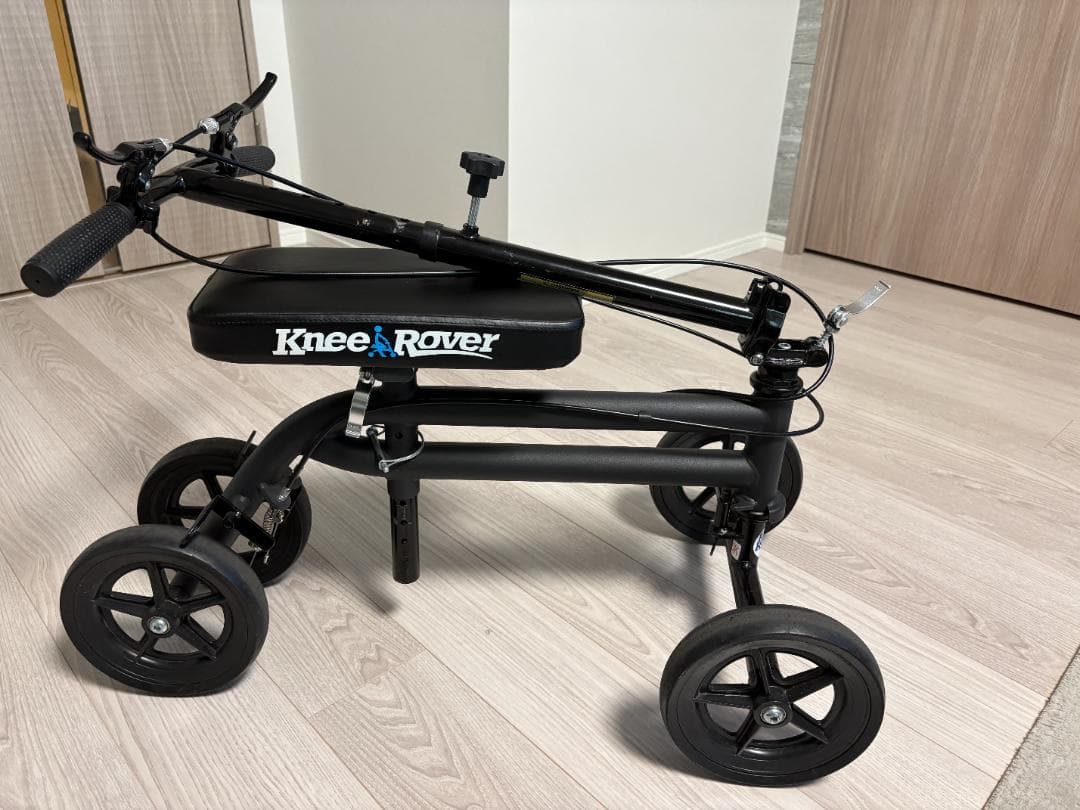 Knee Rover ブラック 4輪歩行器