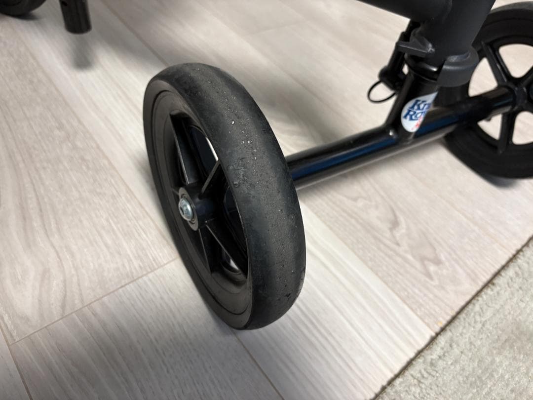 Knee Rover ブラック 4輪歩行器