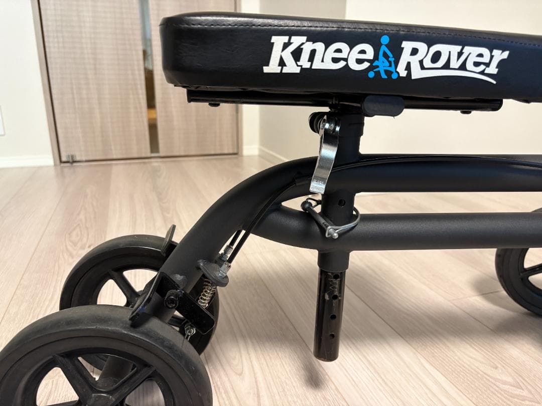 Knee Rover ブラック 4輪歩行器