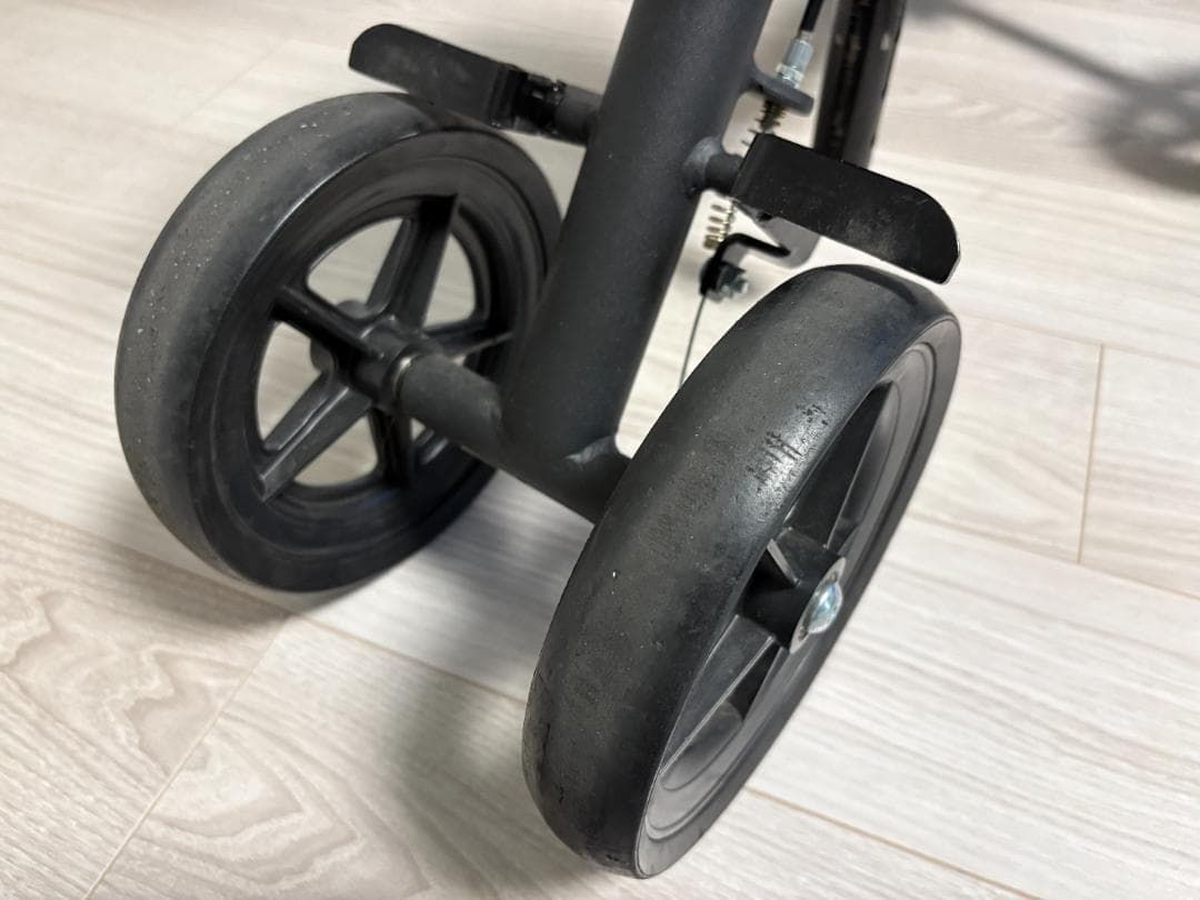Knee Rover ブラック 4輪歩行器
