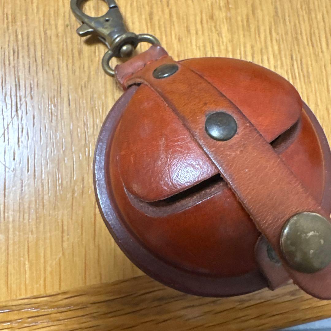 美品レザー 丸型ケース フック付きお値下げ交渉快くお待ちしてます！
