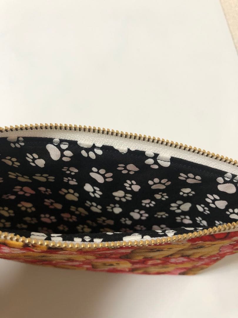 ポメラニアン　フラットポーチ　 20センチファスナー