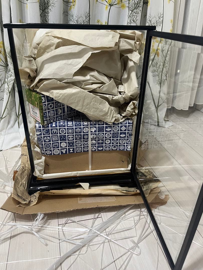 ＜未開封＞ガラスケース付 兜飾り１２号