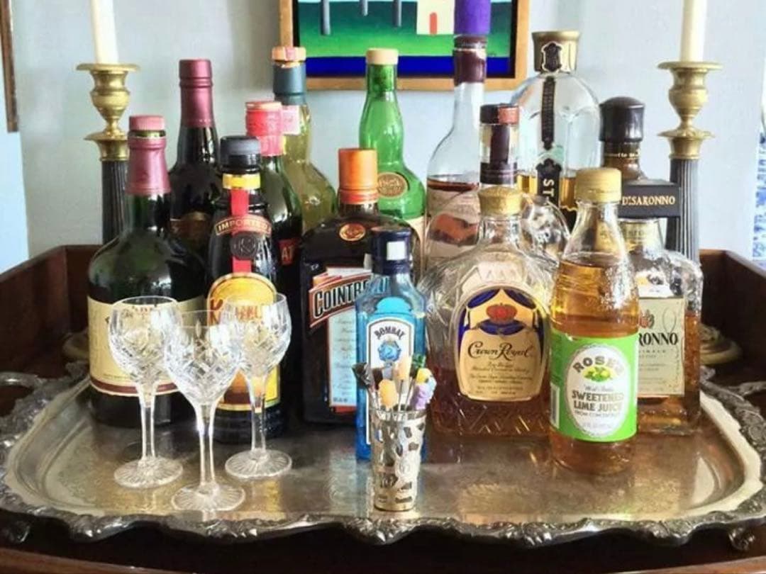 クラシックなアイアン製トレイテーブル　オーバル オシャレ！