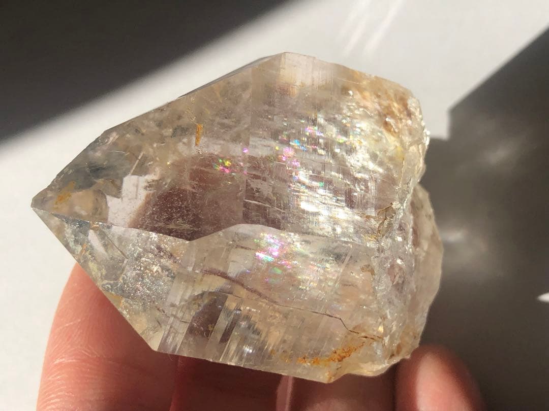 マニカラン　水晶　虹