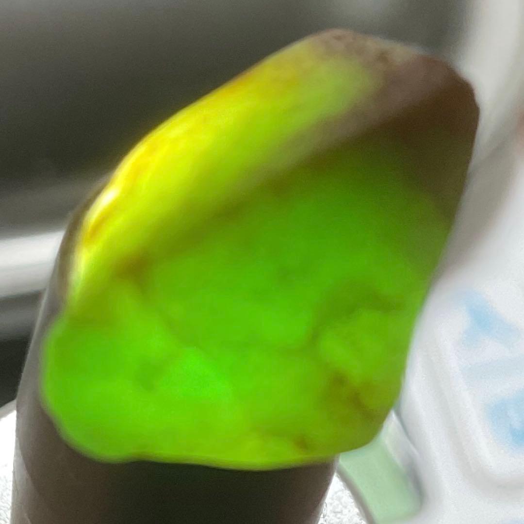 鮮やかな緑色 糸魚川翡翠3個セット合計3g ヒスイ ひすい